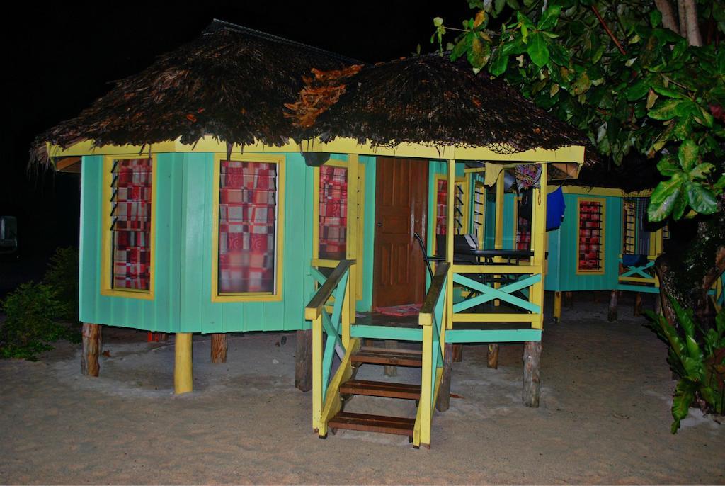 Taufua Beach Fales Lalomanu Kamer foto